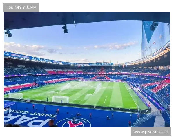 欧冠最新动态：豪门球队表现出色 小组赛争夺激烈形势分析